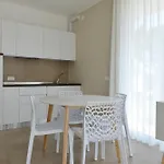 Moderno 3 Con Piscina Piazza Aurora *