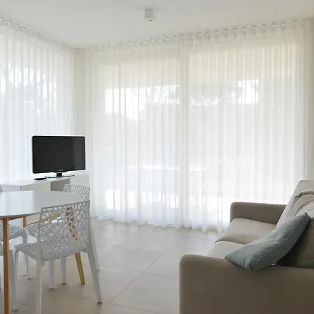 아파트 Moderno 3 Con Piscina Piazza Aurora 리도 디 예솔로