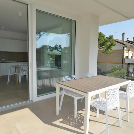 Moderno 3 Con Piscina Piazza Aurora 아파트 리도 디 예솔로