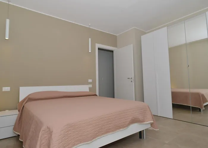 Moderno 3 Con Piscina Piazza Aurora *